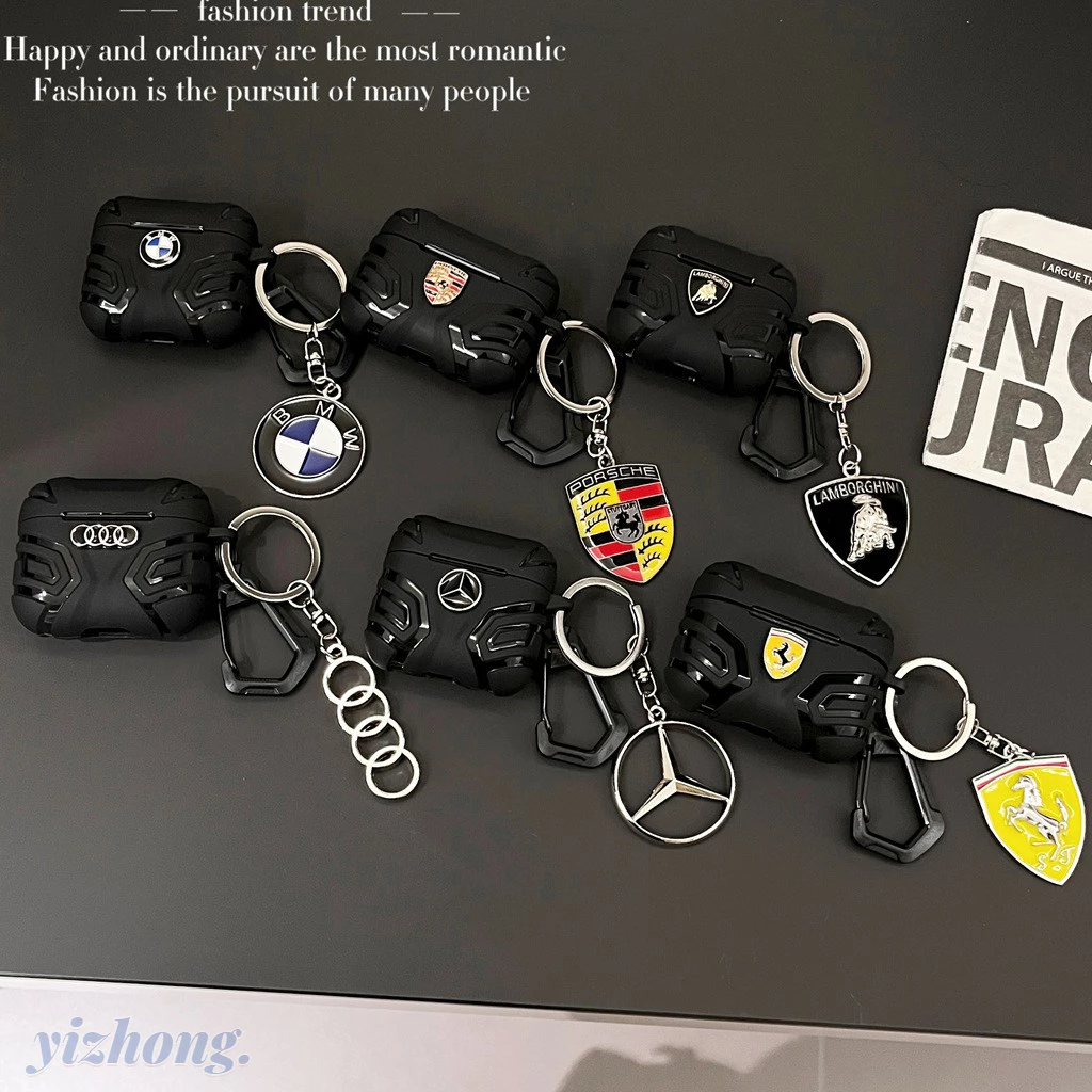 PORSCHE เคสหูฟังสําหรับ แอร์พอด 4 มือโปร 3 2เย็นแฟชั่นแขนออกแบบออดี้ปอร์เช่รถสีดํานุ่ม ทีพียู กันกระแทกหูฟังไร้สายชุดหูฟังฝาครอบป้องกันเชลล์ที่มีจี้ป้องกันการสูญ