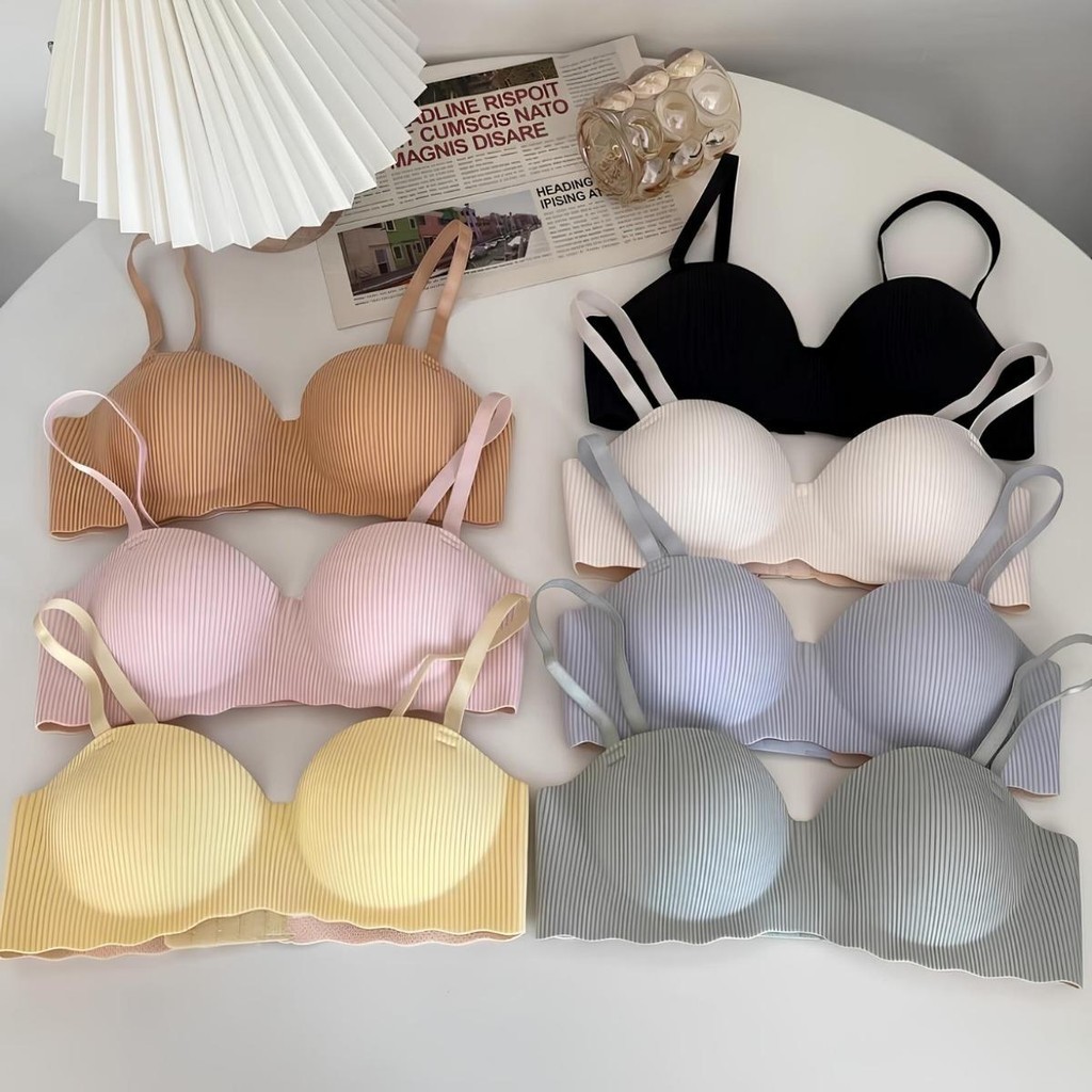 เสื้อชั้นในผู้หญิง แฟชั่น บราไร้โครง ไร้ขอบ เสริมฟองน้ำดันทรง ดีไซน์สวยสีพาสเทล ราคาถูก