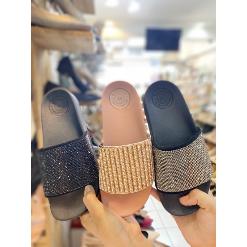 พร้อมส่ง แฟชั่นรองเท้ายางสวยจริง Gooddy เพรชผ้าลายพื้นปานกลาง1นิ้ว
