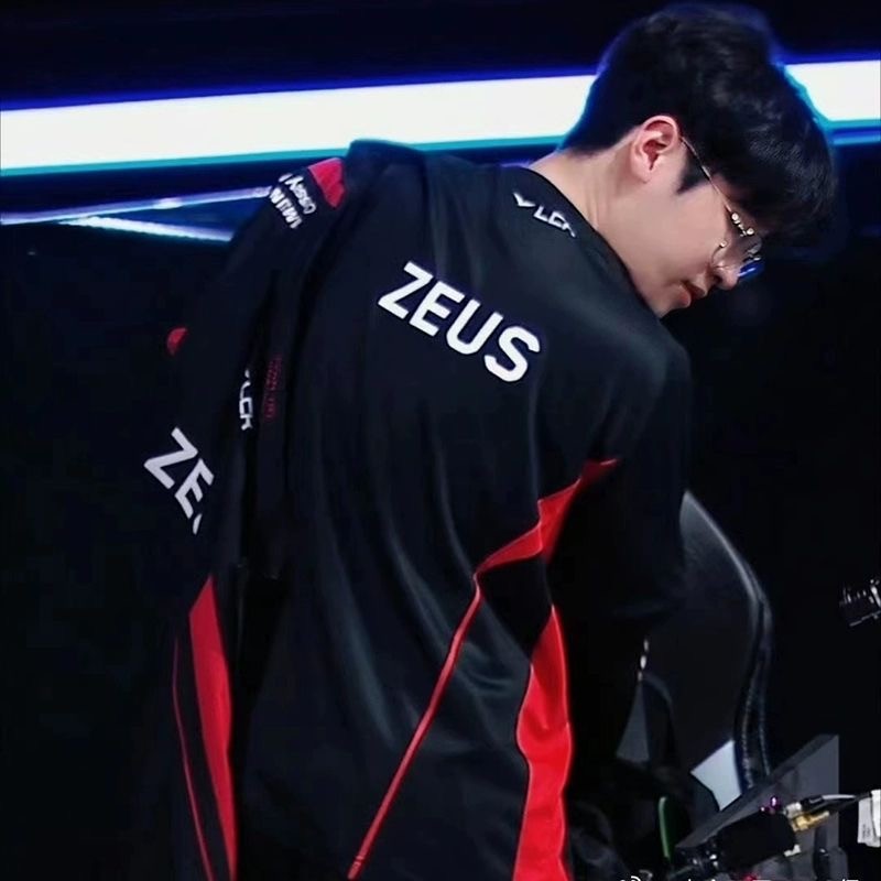 [World Premiere] T1 2024 เสื้อคอกลม ลาย the Same Shirt of "Faker" เสื้อยืด พิมพ์ลาย League of Legends Game T1 Club แฟชั่นฤดูใบไม้ผลิ เสื้อเชิ้ต ทีมสนับสนุน T1 สําหรับผู้ชาย
