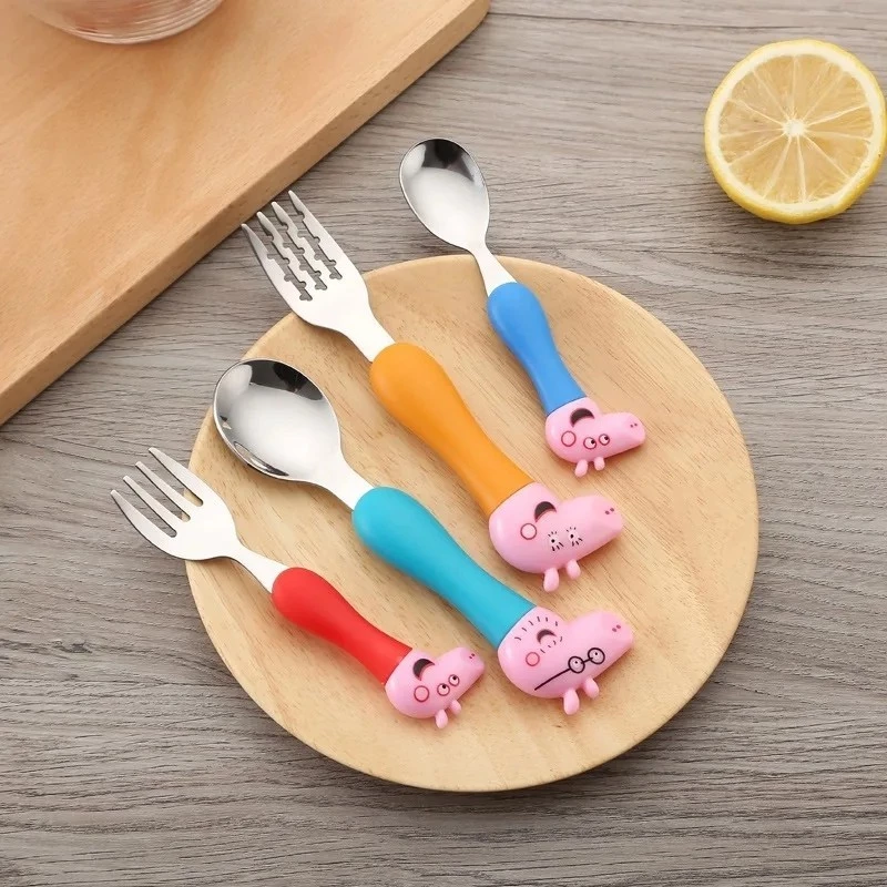 Peppa Pig บนโต๊ะอาหาร ส้อม ช้อน ตุ๊กตา แอคชั่น ของเล่น George Pig Dad Mom การ์ตูน อะนิเมะ รูป ปาร์ตี้ ของเล่น ของขวัญ สําหรับเด็กผู้ชาย และเด็กผู้หญิง thumbnail 6