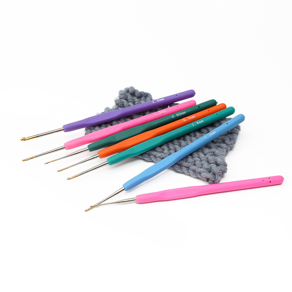 ตะขอยางถักโครเชต์ ขนาดเล็ก 0.5-2.8 มม. ด้ามจับนิ่ม สีทอง สําหรับถักโครเชต์ 1 ชิ้น