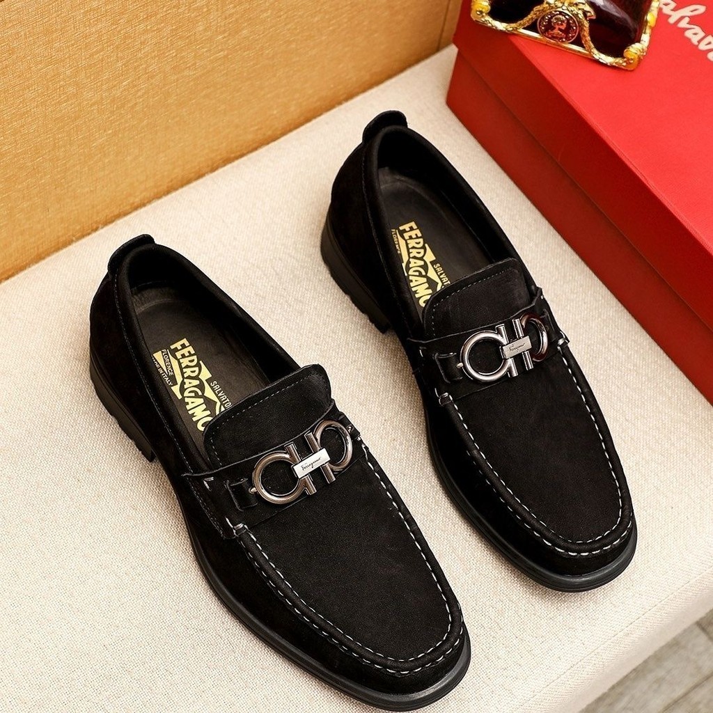 [ คลังสินค ้ าพร ้ อม ] สไตล ์ ใหม ่ Ferra-gamo Horse Buckle Platform Casual Men 's Shoes British Matte Leather Shoes Loafers