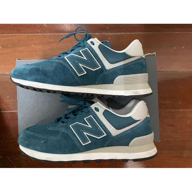 New Balance 574 สีเขียว รองเท้ามือสอง สภาพดี ใหม่มาก แฟชั่น