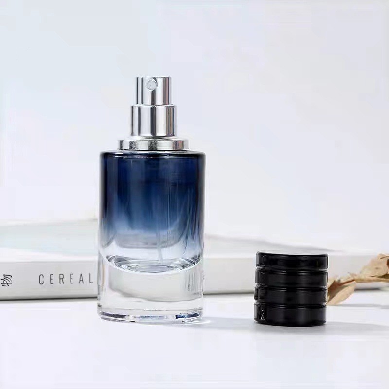 ขวดสเปรย ์ น ้ ําหอม 30/50/100ML แก ้ วสีฟ ้ าคุณภาพสูงแบบพกพาเครื ่ องสําอางขวดรีฟิลที ่ ว ่ างเปล ่ าสําหรับการเดินทาง
