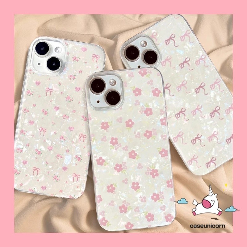 เคสโทรศัพท์มือถือ ลายการ์ตูนโบว์ ดอกไม้ สีชมพู แวววาว สไตล์โรแมนติก เรโทร สําหรับ IPhone 7Plus 13 15 14 11 12 Pro Max 15 6s 8 6 7 Plus XR XS Max X SE 2020