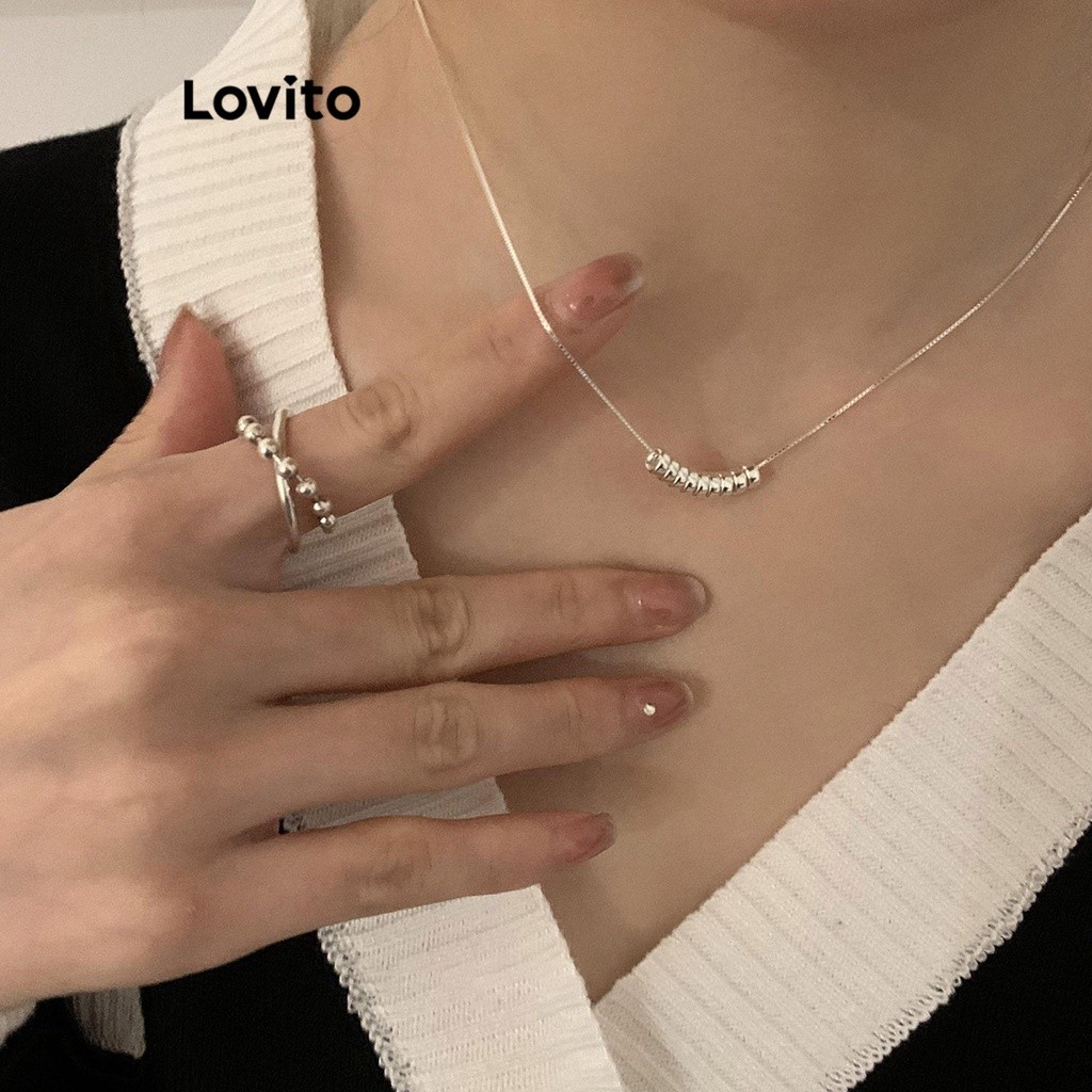 Lovito สร้อยคอ โลหะ สีพื้น สไตล์ลำลอง สำหรับผู้หญิง LFA01131 (สีเงิน)