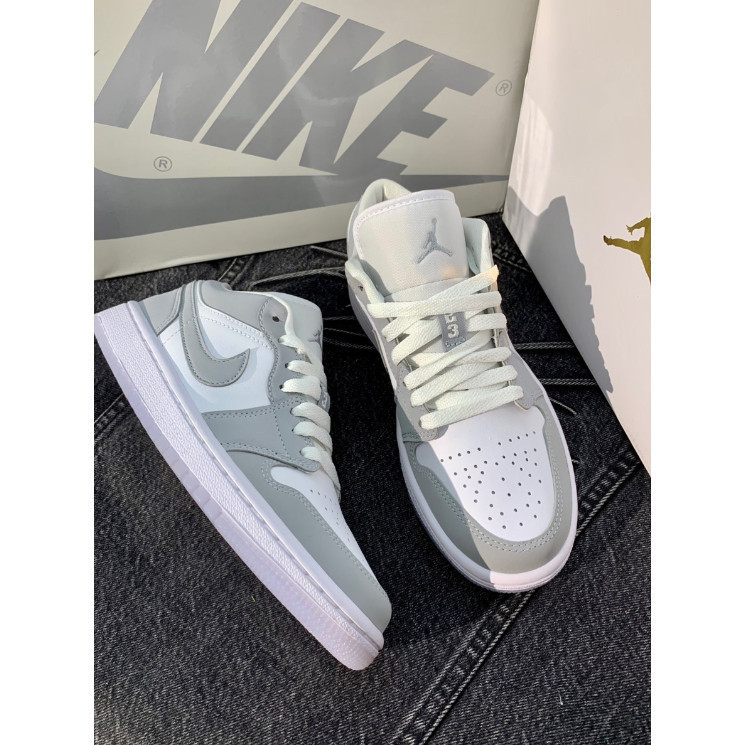 Nike Jordan Air Jordan 1 Low Wolf การเคลื่อนไหวของ DC0774-105สีเทา