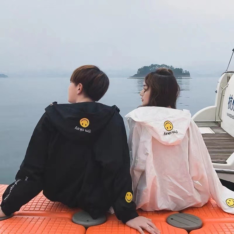 1612 SBT เสื้อกันแดดแฟชั้น ชาย-หญิง ตกแต่งด้วยรูปยิ้ม ผ้าร่มเบาบางใส่สบาย(เน้นแฟชั่น)มีหลากสีหลายไซส์ให้เลือก พร้อมส่ง