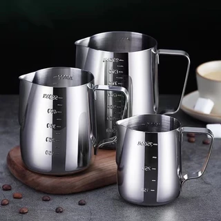 เหยือกตีฟองนม พิชเชอร์ ถ้วยตีฟองนม สแตนเลส สีเงิน 350ml/550ml /900ml Stainless Milk Pitcher สเตนเลส304