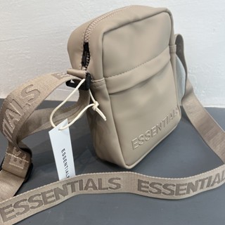 Essentials กระเป๋าสะพาย PU ความจุขนาดใหญ่กระเป๋าซิปกระเป๋าโท…