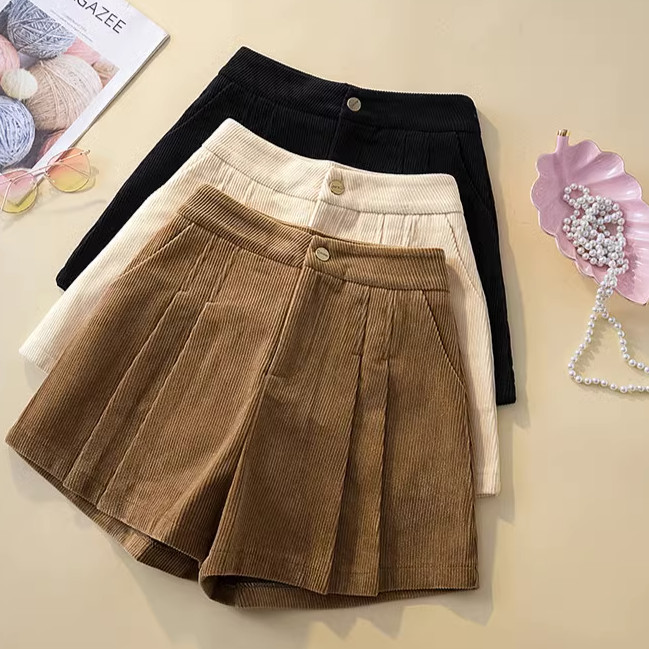 Chic  พร้อมส่ง  กางเกงขาสั้น ผ้าลูกฟูก ซิปซ่อนด้านหน้า กระดุมอะไหล่เงิน เอวสูง