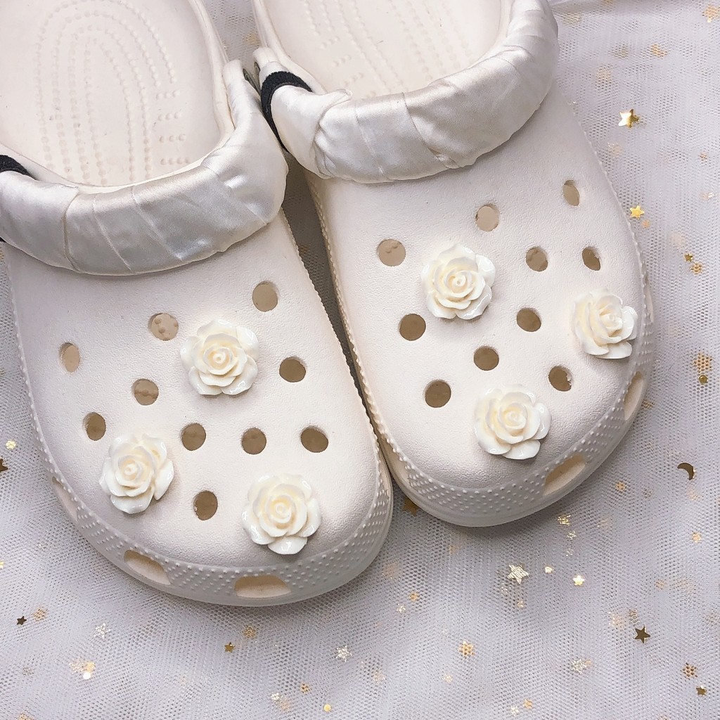 2/4/6/10 ชิ้น【สีเบจโรส】ชุดอุปกรณ์เสริม jibitz croc Clog jibitz หัวเข็มขัดรองเท้า