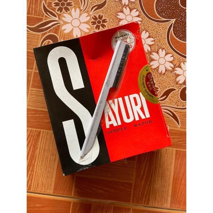 มีดโกนด้ามขาว SAYURI (ขายยกกล่อง) AA100