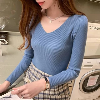 เสื้อไหมพรมแขนยาว คอวีสีพื้น เสื้อผ้าแฟชั่นผู้หญิง แขนยาวผ้าไหมพรม ผ้านิ่มใส่สบาย มี17สี พร้อมส่ง #V8801