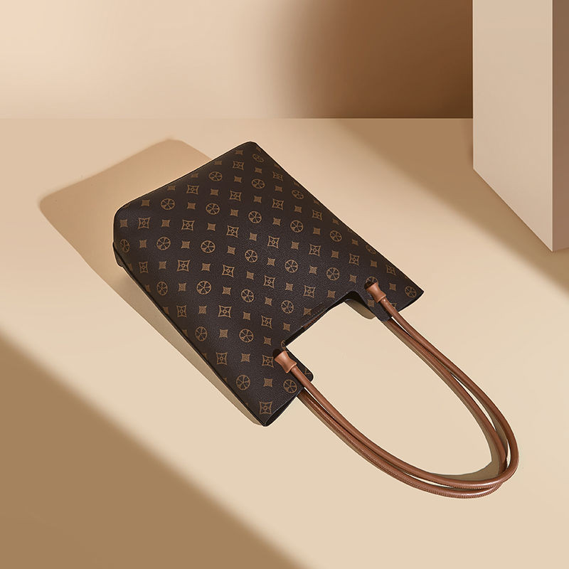 Tote Bag กระเป๋าสะพายความจุขนาดใหญ่กระเป๋าหญิง All-Match Bucket Bag Retro Commuter Bag