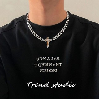 สร้อยคอไม้กางเขนโซ่หนาทำจากเหล็กไทเทเนียม ทันสมัย ​​และอินเท…