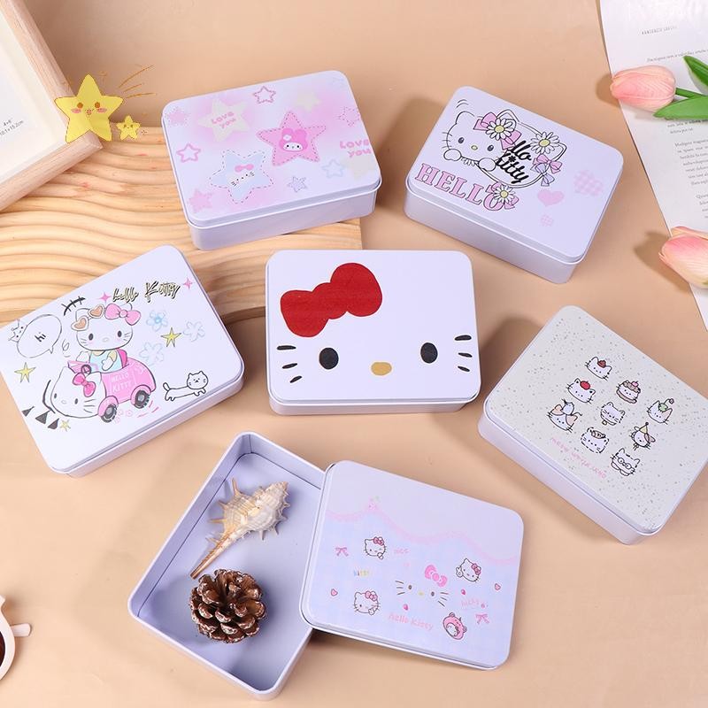 [JBTH] Kawaii Hello Kitty พิมพ์กล่องดีบุกอะนิเมะ Sanrio KT Cat Storage Case Sundries คอนเทนเนอร์เดสก์ท็อปเครื่องเขียนเครื่องสําอางค์ของเล่น [JB]