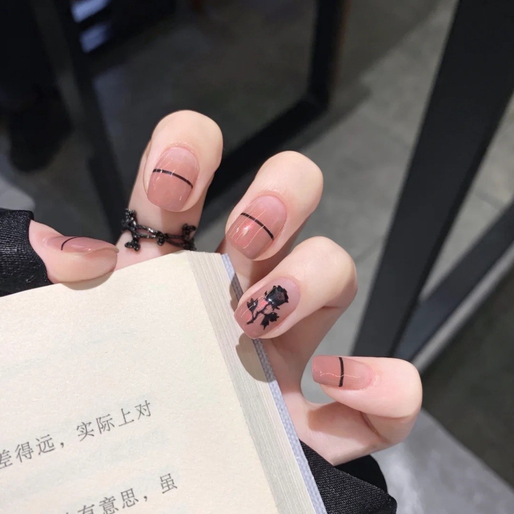 （ไทย Fast） （ส่งและติดเล็บเครื่องมือ） ในสต็อก เล็บปลอม กันน้ํา ถอดออกได้ สําหรับตกแต่งเล็บ จํานวน 24 ชิ้น（R226）