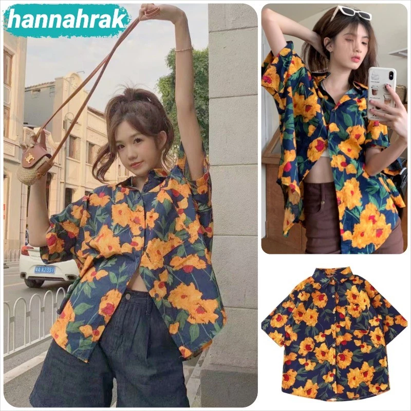 เสื้อสงกรานต์ผู้หญิง ลายดอก สีน้ำเงินดอกเหลือง คอปก แขนสั้น ผ้าไหมอิตาลี - รูปที่ 1