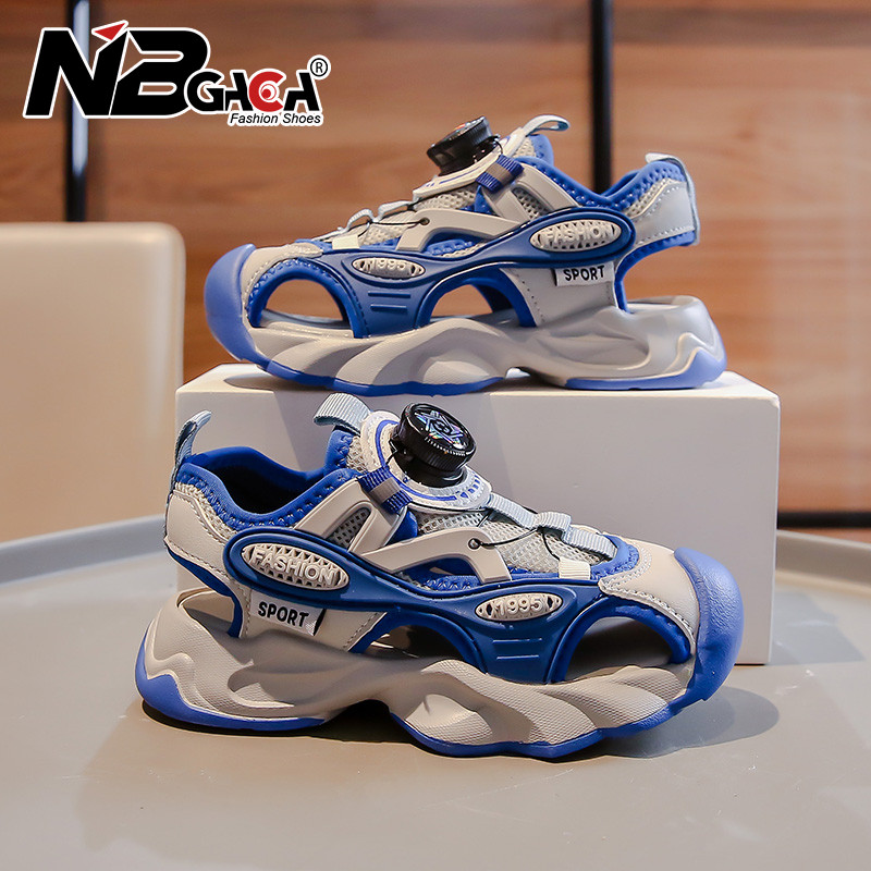 2025 แฟชั่นรองเท้าแตะเด็กผู้ชายระบายอากาศสบายไม่ลื่นกีฬารองเท้าเด็กฤดูร้อนที่มีการออกแบบปุ่มหมุนขนาด27-38