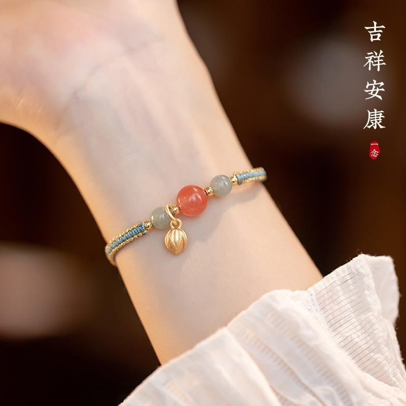 สร้อยข้อมือนิลถักแฟชั่นหญิง สีแดง ของขวัญแฟน