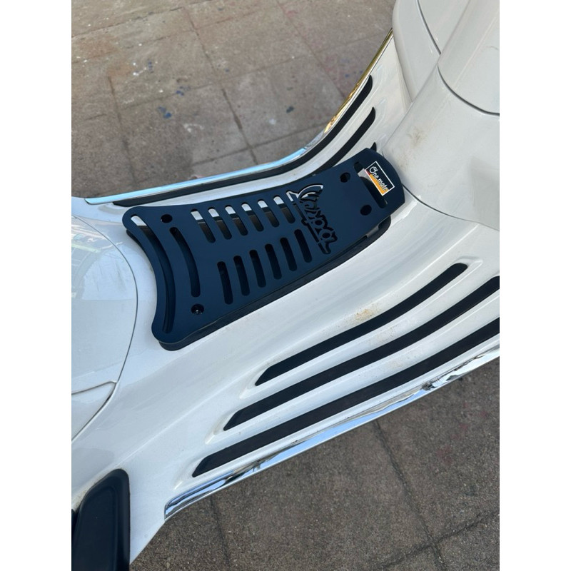 ที่วางกระเป๋าอาหาร ตะแกรงปิดแบต Vespa Sprint/Primavera