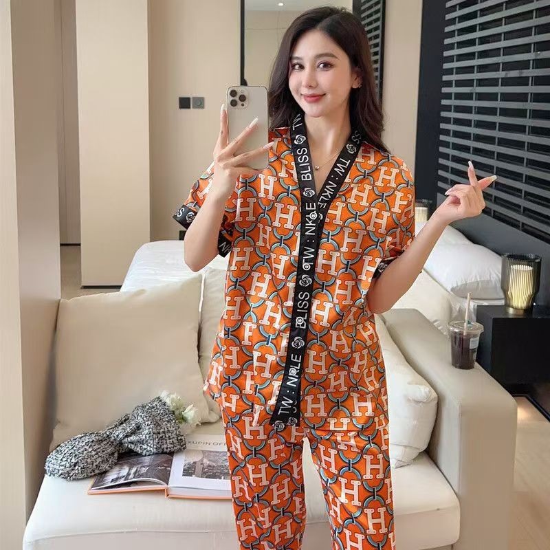 (หลาย) ผู้หญิงคอวีฤดูร้อนผ้าไหมน้ําแข็งแขนสั้นกางเกงคาร์ดิแกนเนียนชุดนอนชุด - รูปที่ 3