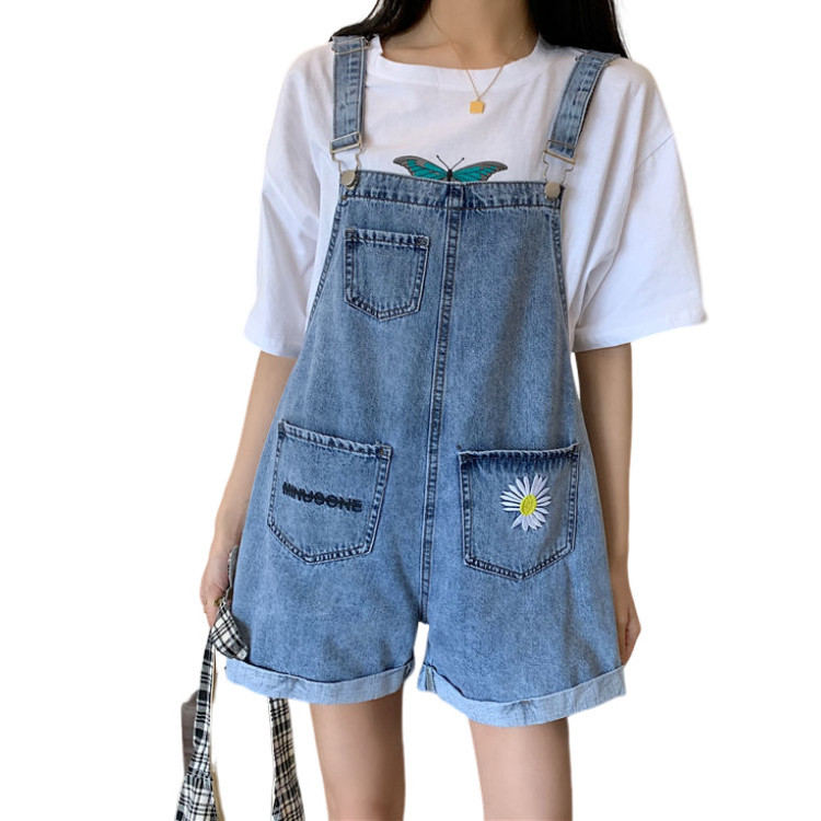 Fashion เอี๊ยมกางเกงขาสั้นผู้หญิงปักลายดอกไม้ รุ่น W622