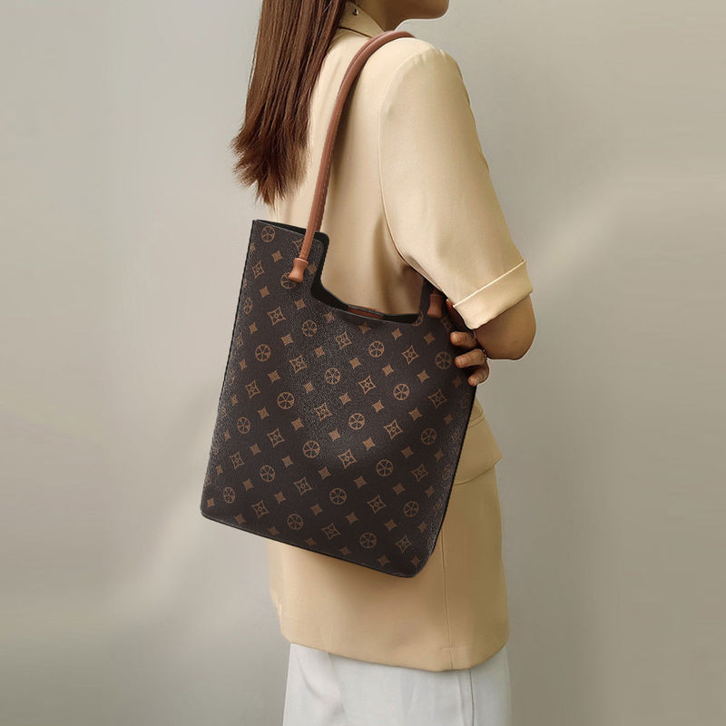 Tote Bag กระเป๋าสะพายความจุขนาดใหญ่กระเป๋าหญิง All-Match Bucket Bag Retro Commuter Bag