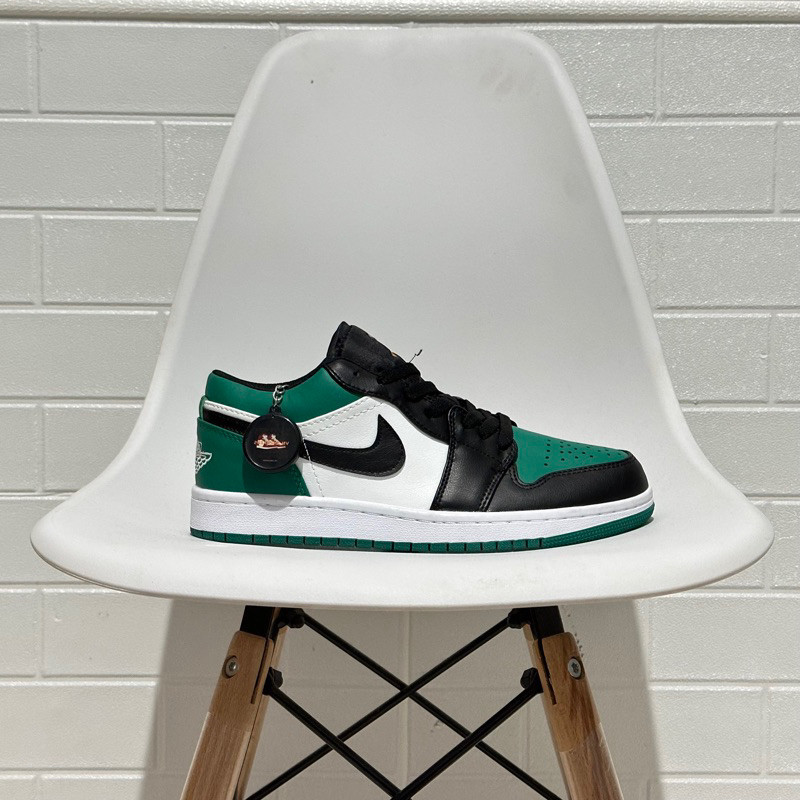 รองเท้า Nike Air Jordan 1 Low Green Toe ลำลอง