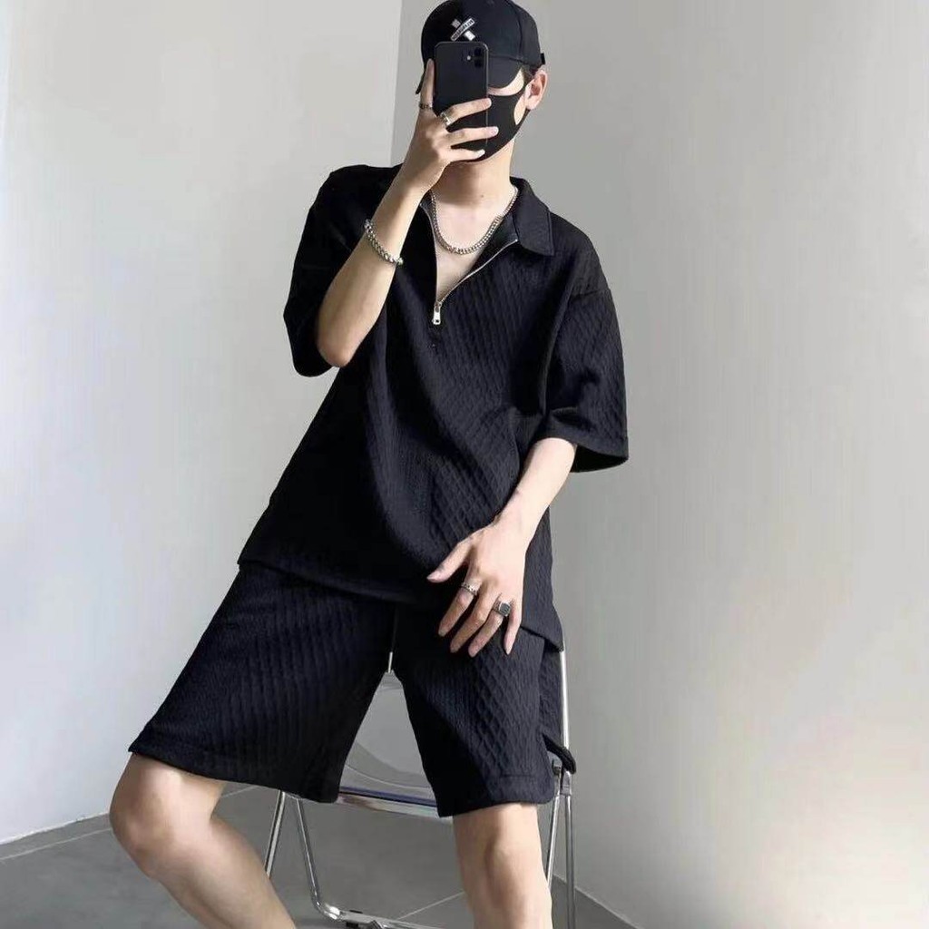 IELGY ฤดูร้อนแขนสั้นกางเกงขาสั้นลําลองผู้ชายสูทเนื้อหลวมครึ่งแขนชุดสองชิ้น