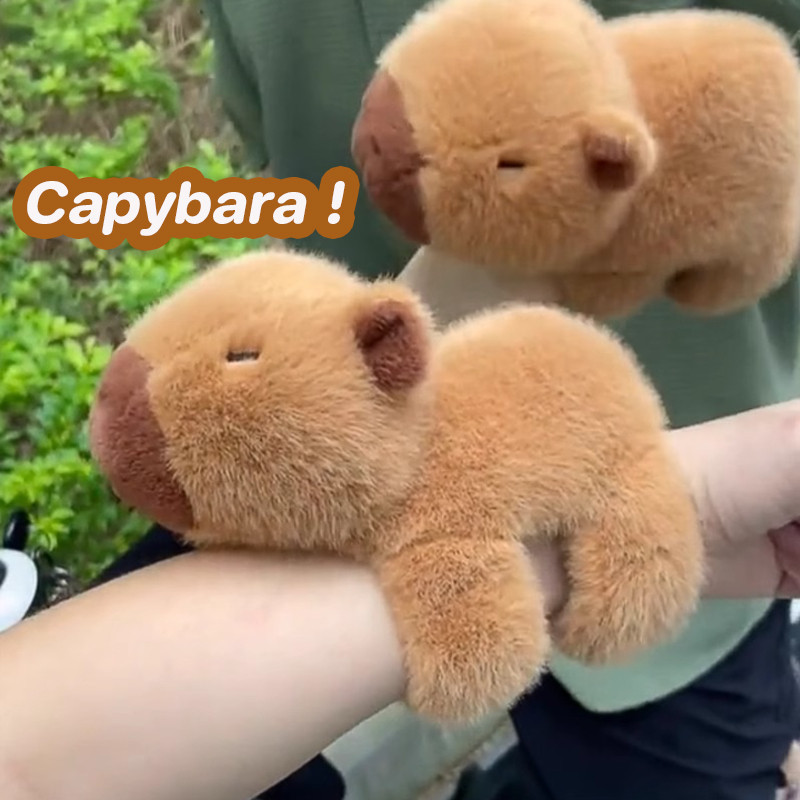 พร้อมส่ง Capybara ตุ๊กตาคาปิบาร่าคาพีบาร่ากะปิปลาร้า สร้อยข้อมือ แขนการ์ตูนน่ารัก ของเล่นตุ๊กตา 23 ซม.
