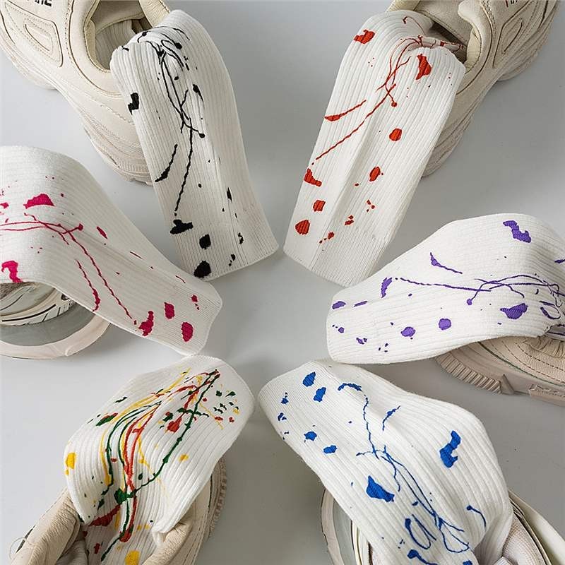 ถุงเท้า พิมพ์ลายหมึก สีมัดย้อม แบบสร้างสรรค์ แฟชั่นฤดูใบไม้ผลิ สําหรับผู้ชาย และผู้หญิง