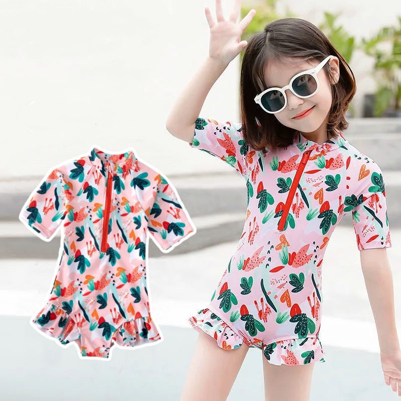 Lucky Rainbow ชุดว่ายน้ำเด็กเล็กแขนสั้นกันUV เนิ้อผ้าดีราคาถูกมาก 1-8 ปี