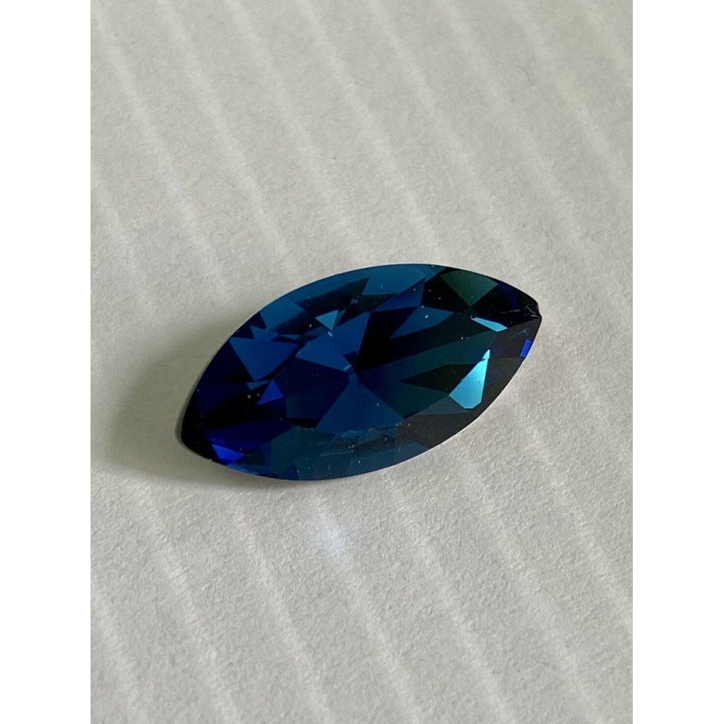 พลอยมาคีคริสตัลกระจก พลอยก้นแหลม  3017 Montana  ( 18*9 mm ) GM Crystal 3017 Crystal Navette Montana 