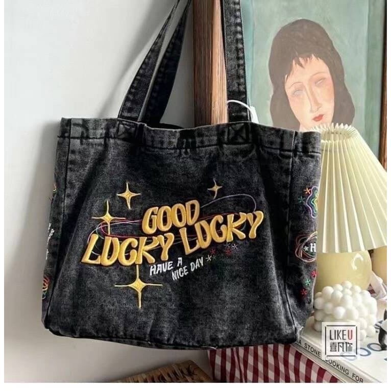 Denim Tote bag style กระเป๋าสะพายข้าง ทรงย่ามขนาด 20 นิ้ว ผ้ายีนส์ สวย พรีเมียม สไตล์แบรนด์เนม เข้าก