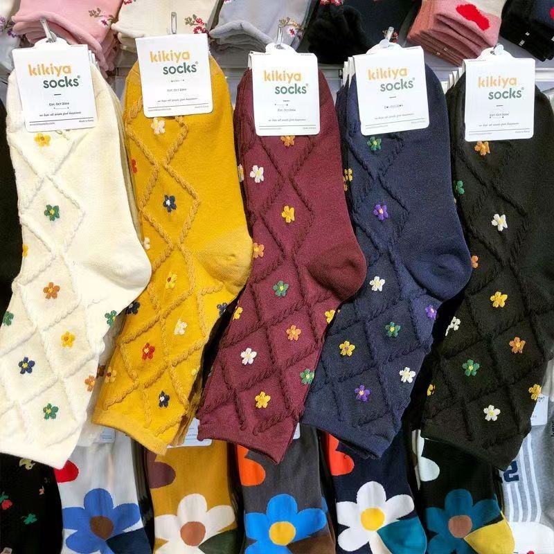 ถุงเท้าข้อกลาง ลายดอกไม้ ขนาดเล็ก แฟชั่นฤดูใบไม้ผลิ และฤดูร้อน สไตล์เกาหลีเรโทร สําหรับนักเรียนหญิง