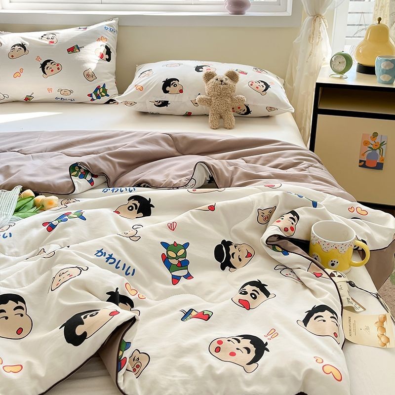 [Ten Beans] ผ้าห่ม ลายการ์ตูนชินจัง ซักล้างได้ สองชั้น 3.5 ฟุต 5 ฟุต 6.5 ฟุต 1.2 เมตร 1.5 เมตร เหมาะกับฤดูร้อน สําหรับหอพัก
