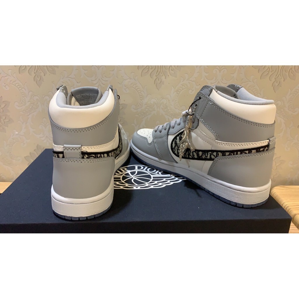 Dior x Air Jordan 1 High OG รองเท้าผ้าใบลําลอง ข้อต่อสูง AJ1 Zapatos De Baloncesto