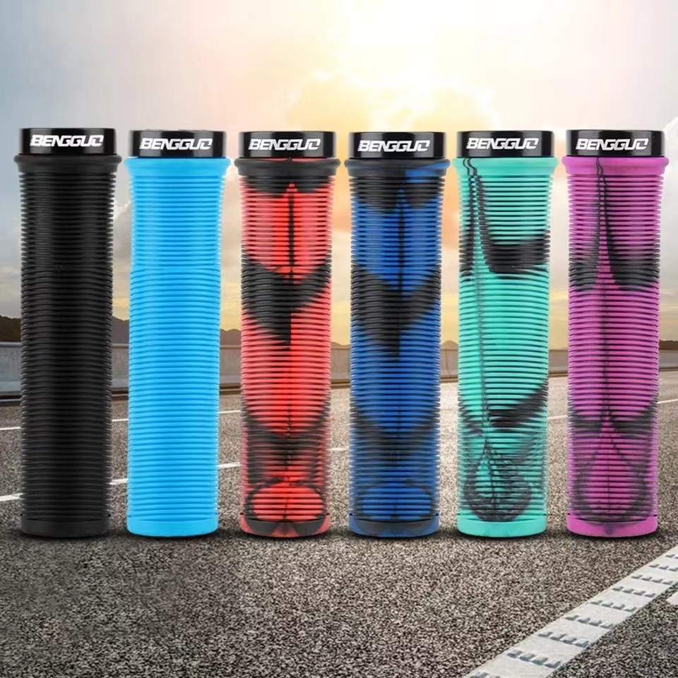 1 คู ่ จักรยานยางนุ ่ ม Handlebar Grips การออกแบบตามหลักสรีรศาสตร ์ Anti-Skid Camouflage สําหรับ Mtb Bmx จักรยาน