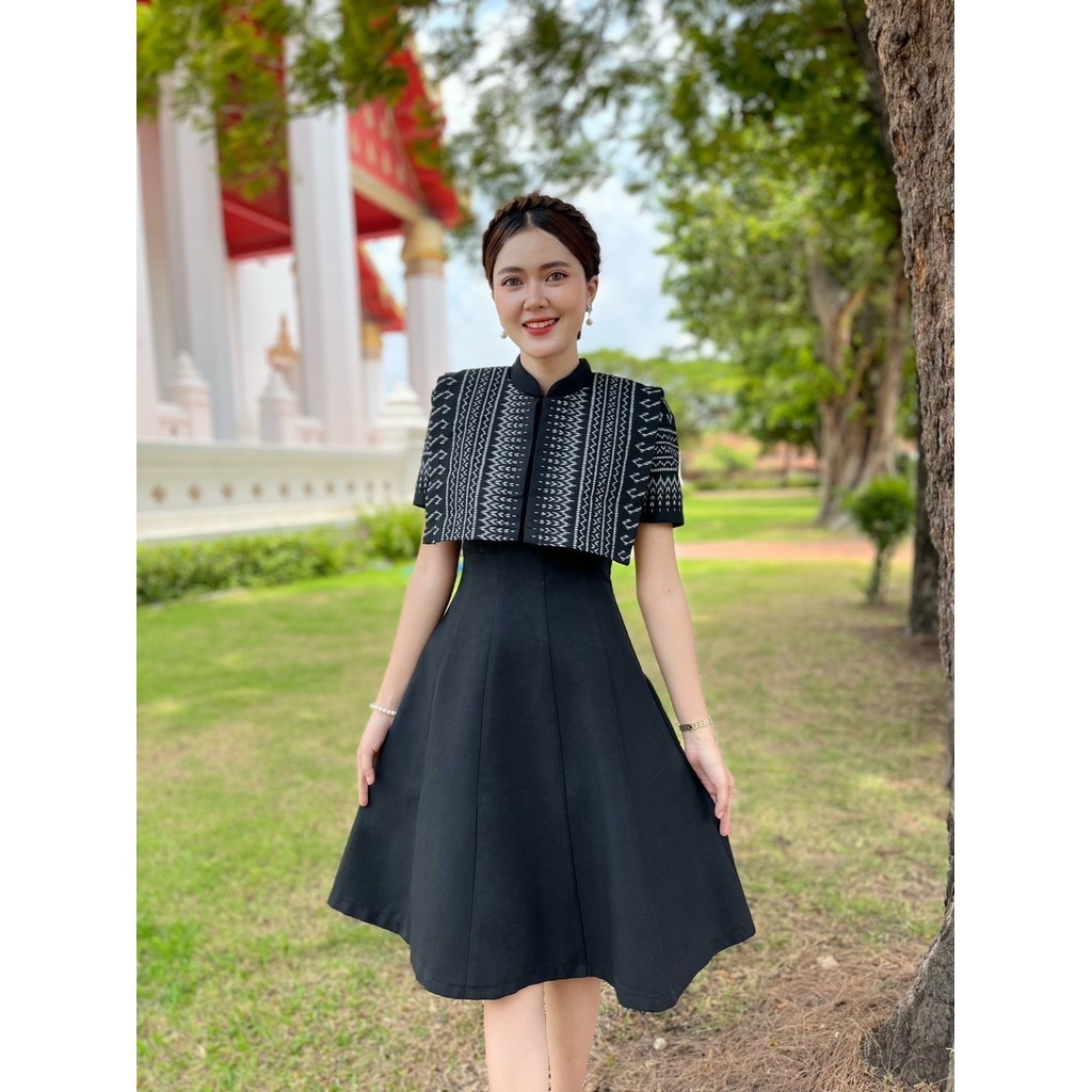 เดรสดำ ชุดสีดำ เดรสลายไทย ชุดผ้าลายไทยวสีดำ งานเรียบร้อย ชุดสวยพร้อมส่ง