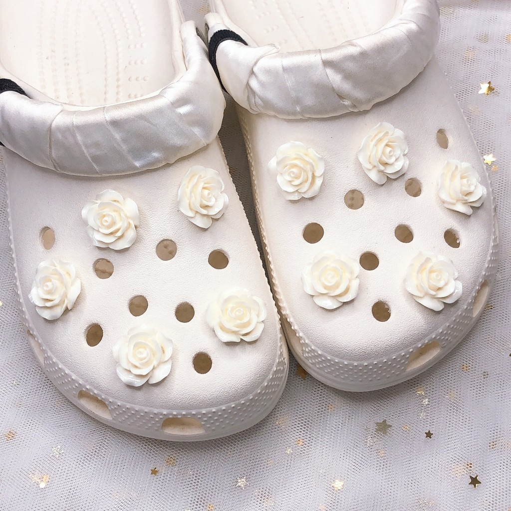 2/4/6/10 ชิ้น【สีเบจโรส】ชุดอุปกรณ์เสริม jibitz croc Clog jibitz หัวเข็มขัดรองเท้า