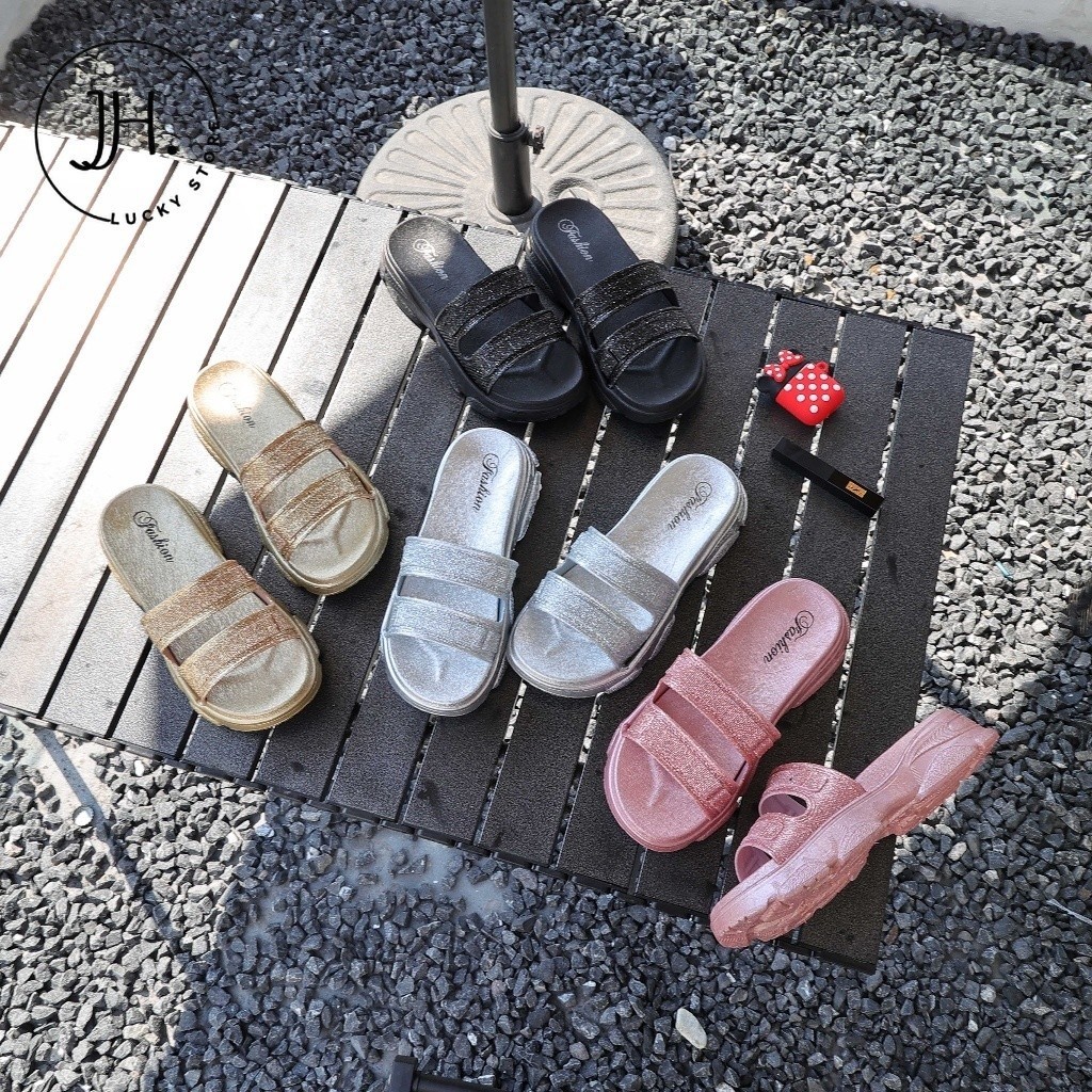 JH.lucky รองเท้าแตะพร้อมส่ง รองเท้าแฟชั่นผู้หญิงรุ่นฮิตรุ่นขายดี สี4สี น้ำหนักเบา มีกันลื่น วัสดุน้ำหนักเบากันน้ำ #sy102