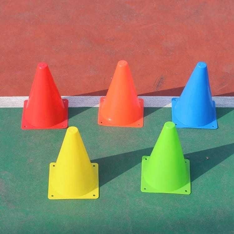 4 ชิ้น FOOTBALL TRAINING CONES / พลาสติกกีฬา TRAINING CONES 18 ซม. (สีทอง) / SOCCER MARKER CONES