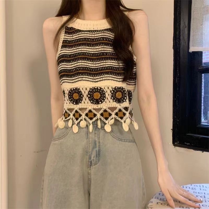 เสื้อชั้นในสตรีถักลายดอกไม้ปักกลวงแบบใหม่1เสื้อลำลองทรงสลิมที่เข้ากับเทรนด์แฟชั่นย้อนยุค