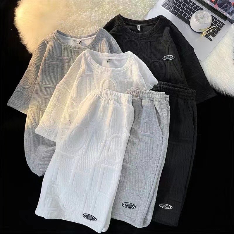 KK เสื้อเซ็ตผู้ชาย เสื้อผู้ชาย กางเกงขาสั้นผู้ชาย (เสื้อ+กางเกงขาสั้น) ดีไซน์เก๋ ขนาดมาตรฐาน（สีดำ สีขาว สีเทา）TZ05