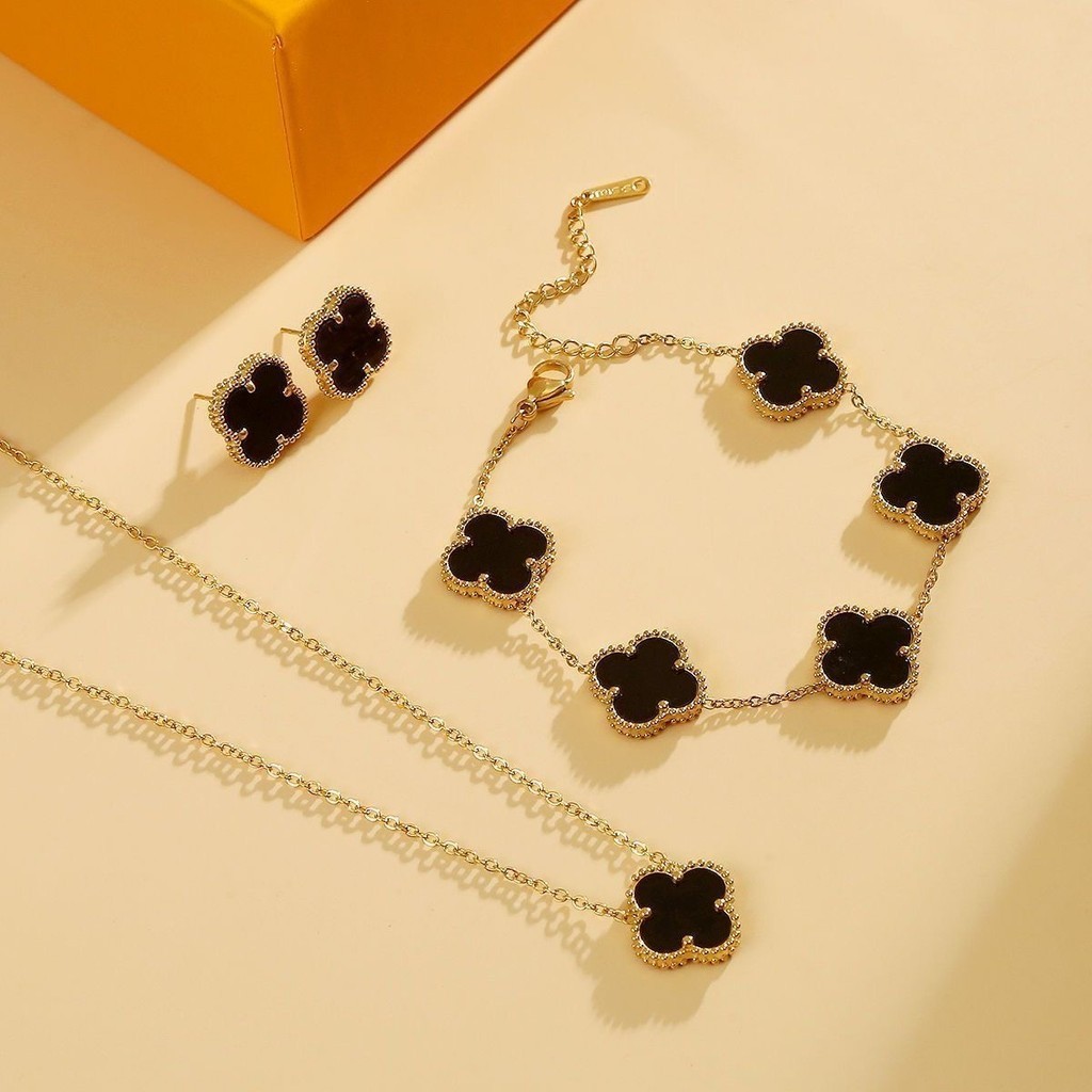 Four-leaf Clover สร้อยคอสร้อยข้อมือต่างหูแฟชั่นชุดเครื่องประดับ