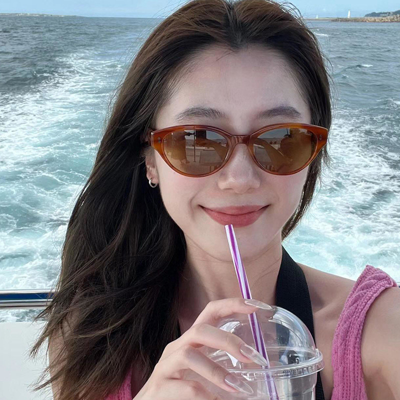 แว่นตากันแดด กรอบแว่นแคทอาย ขนาดเล็ก เหมาะกับเดินชายหาด สําหรับผู้หญิง