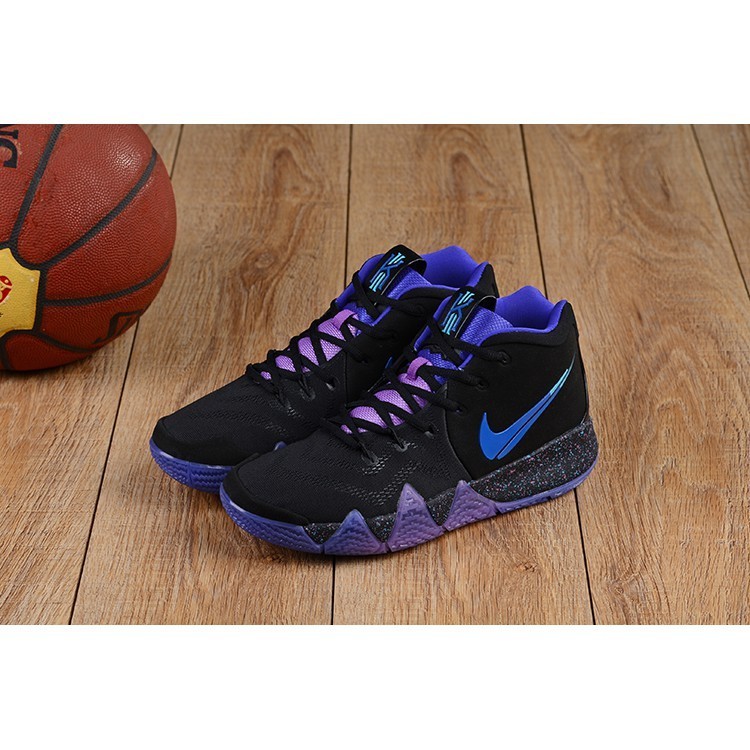Nike Kyrie 4 รองเท้าบาสเก็ตบอล สีดํา สีม่วง สําหรับผู้ชาย